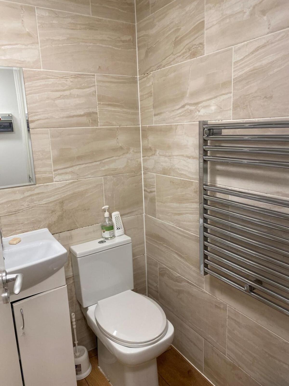 Cosy Entire Leicester Square Apartment London